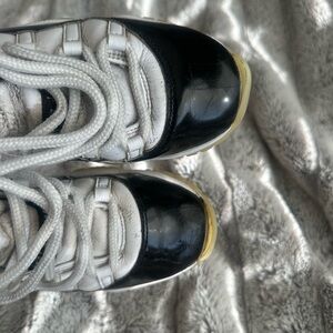 🔥 Air Jordan 11 Retro “Concord” – Black/White